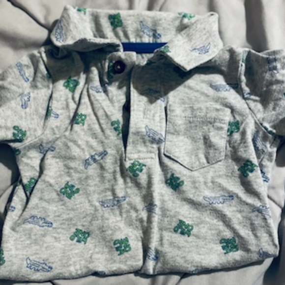 A bundle of 12 month onsies - Picture 2 of 5
